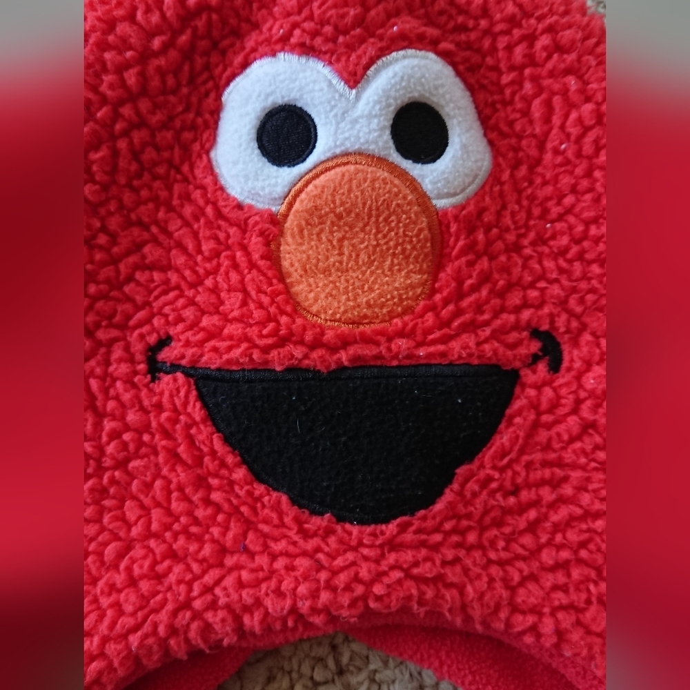 Red Sesame Street Elmo toddler winter hat size 2T-5T - Picture 3 of 8